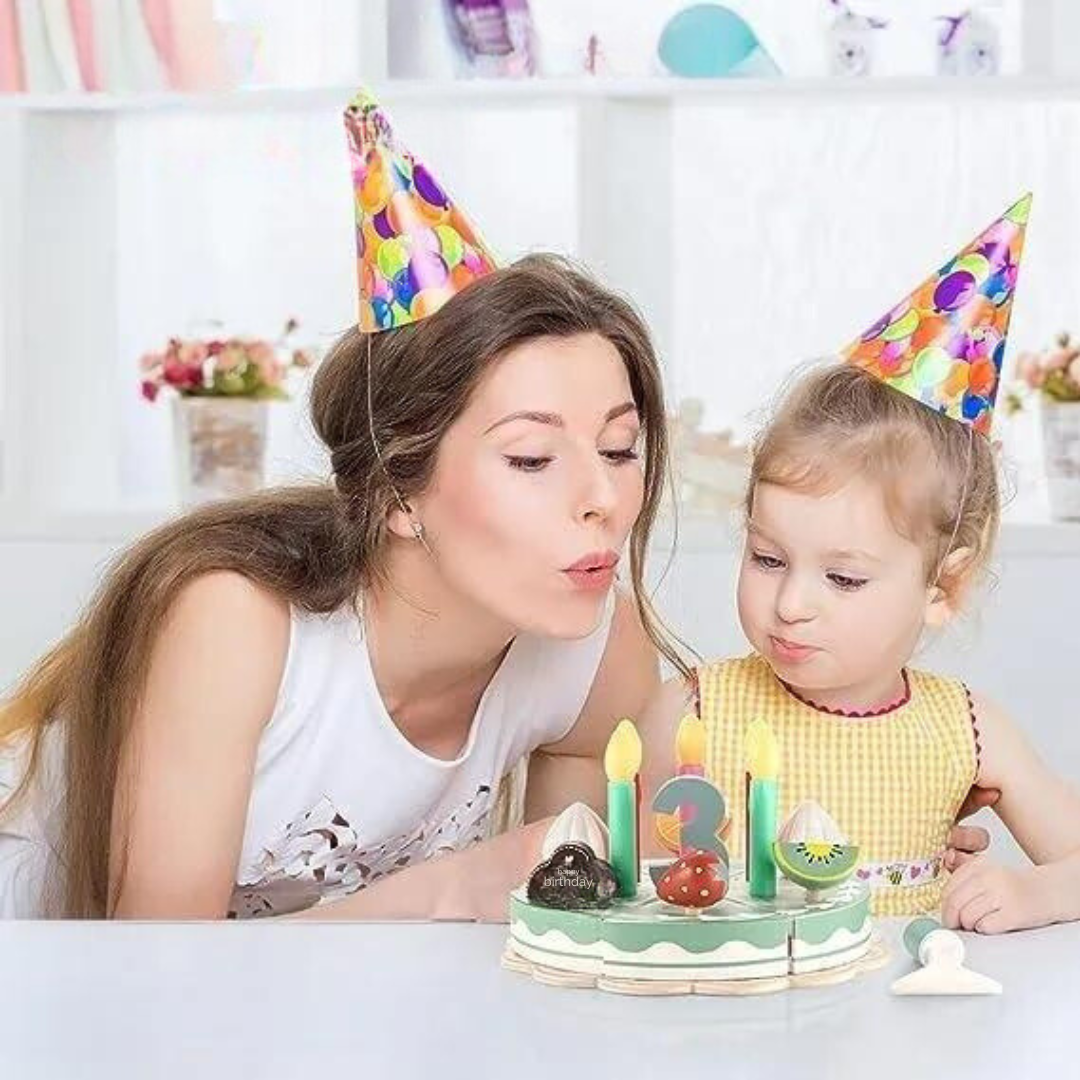 Bolo de Aniversário em Madeira Montessori — Bem Chegado